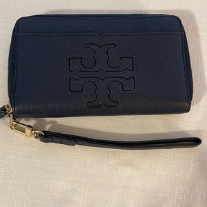 Tory Burch Bombe T smartphone wristlet